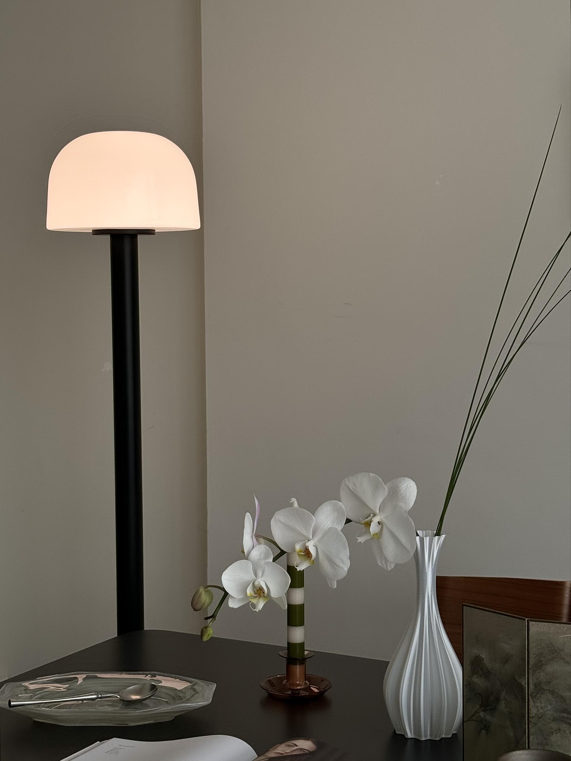 Mushroom Floor Lamp - Black